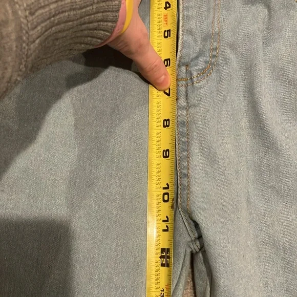 Jeans With White Lace Detail - Picture 8 of 12